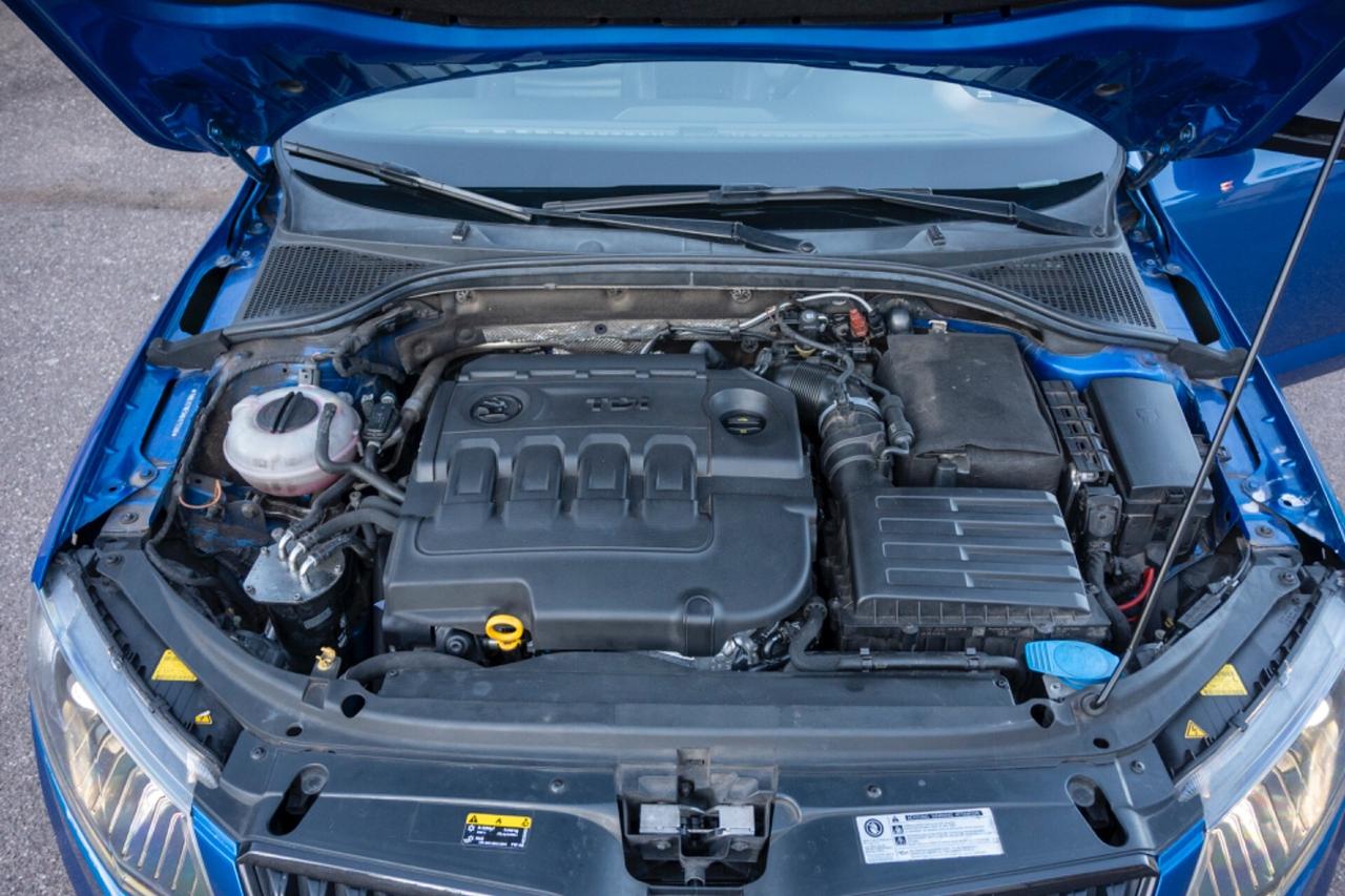 Skoda Octavia RS 2.0 TDI 4x4 DSG Wagon - CINGHIA OK