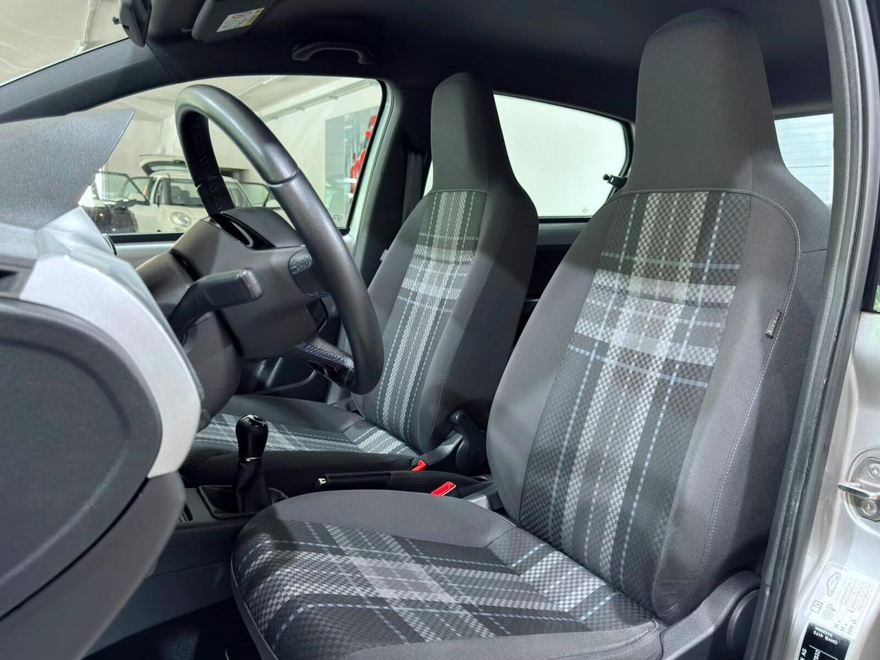 VOLKSWAGEN UP! 1.0 75cv 5p NEOPATENTATI 89.000km