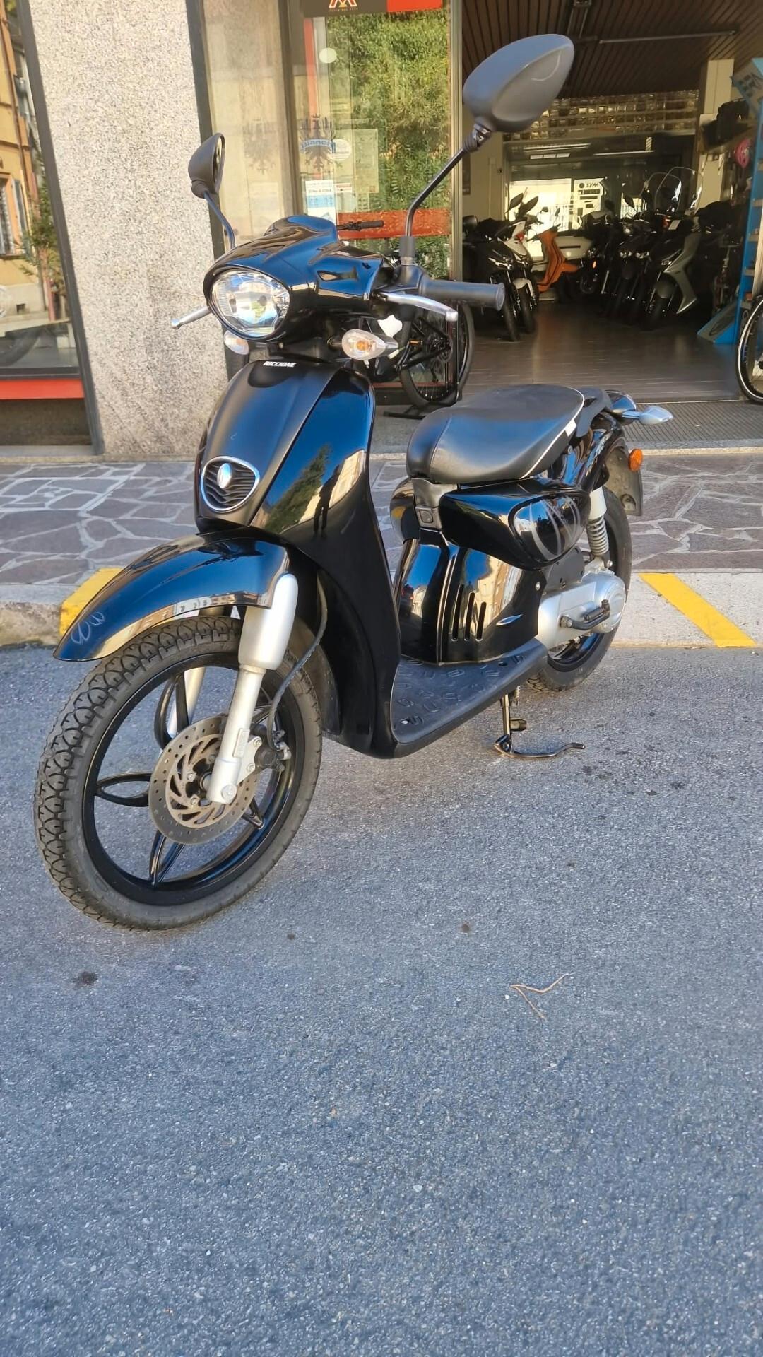 Aprilia Scarabeo 50 2T Street Nero (06/17)