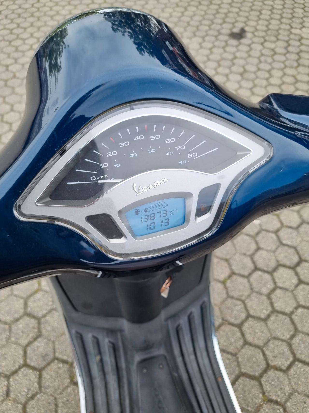 Vespa primavera 50