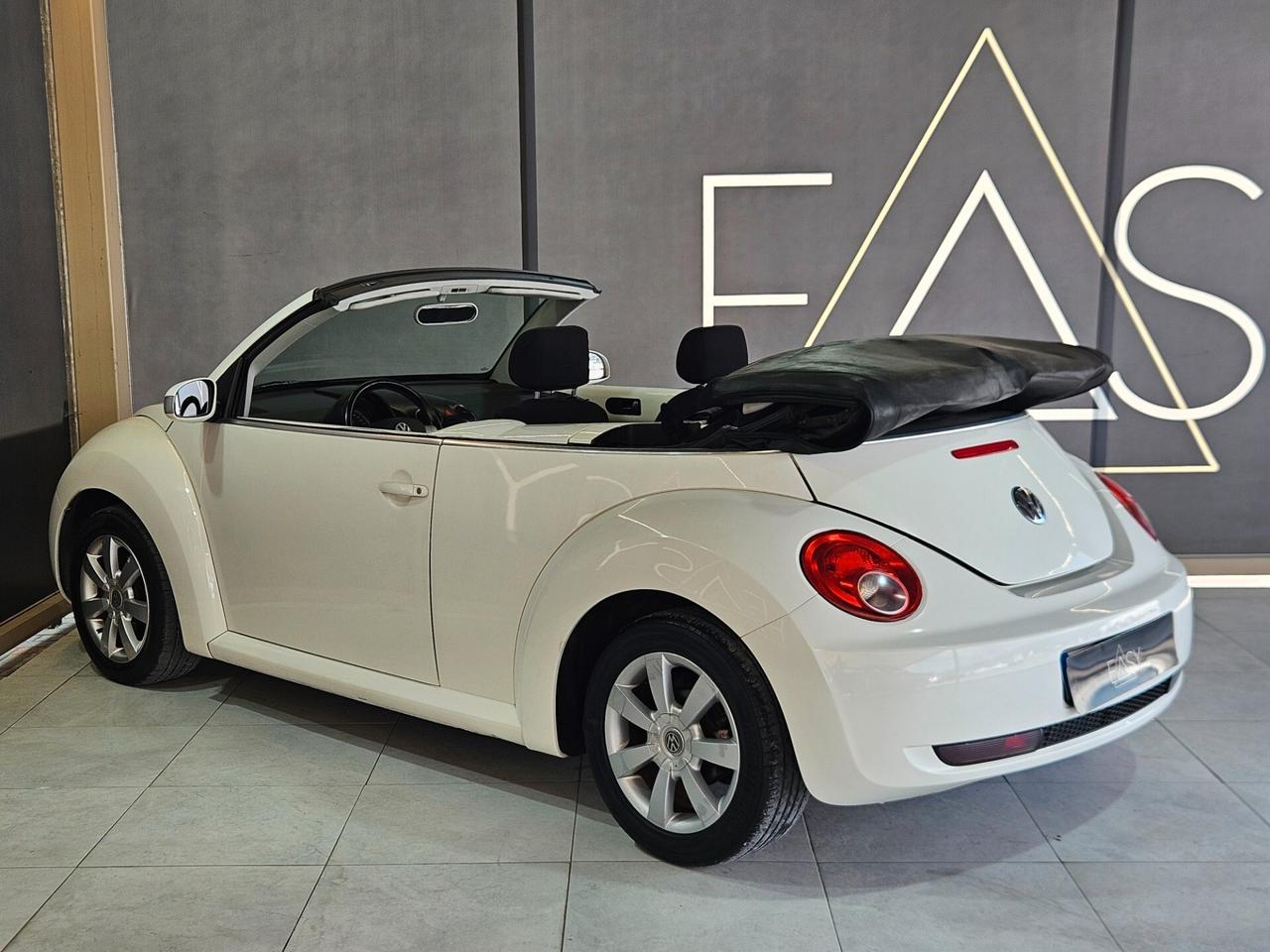 Volkswagen New Beetle Cabrio 1.6 FL