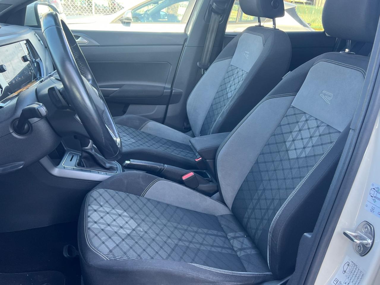 Volkswagen Taigo 1.0 TSI 110 CV R-Line TETTO APRIBILE / FINANZIABILE