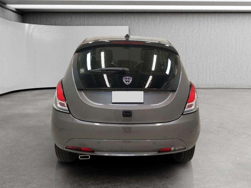 Lancia Ypsilon 1.0 firefly hybrid Platino s&s 70cv