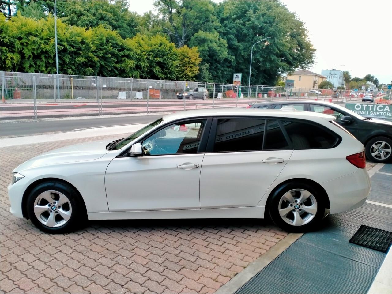 BMW 320 TOURING F31 EFF. DYNAMIC 163CV / PELLE TOTALE / VETRI PRIVACY / STEPTRONIC