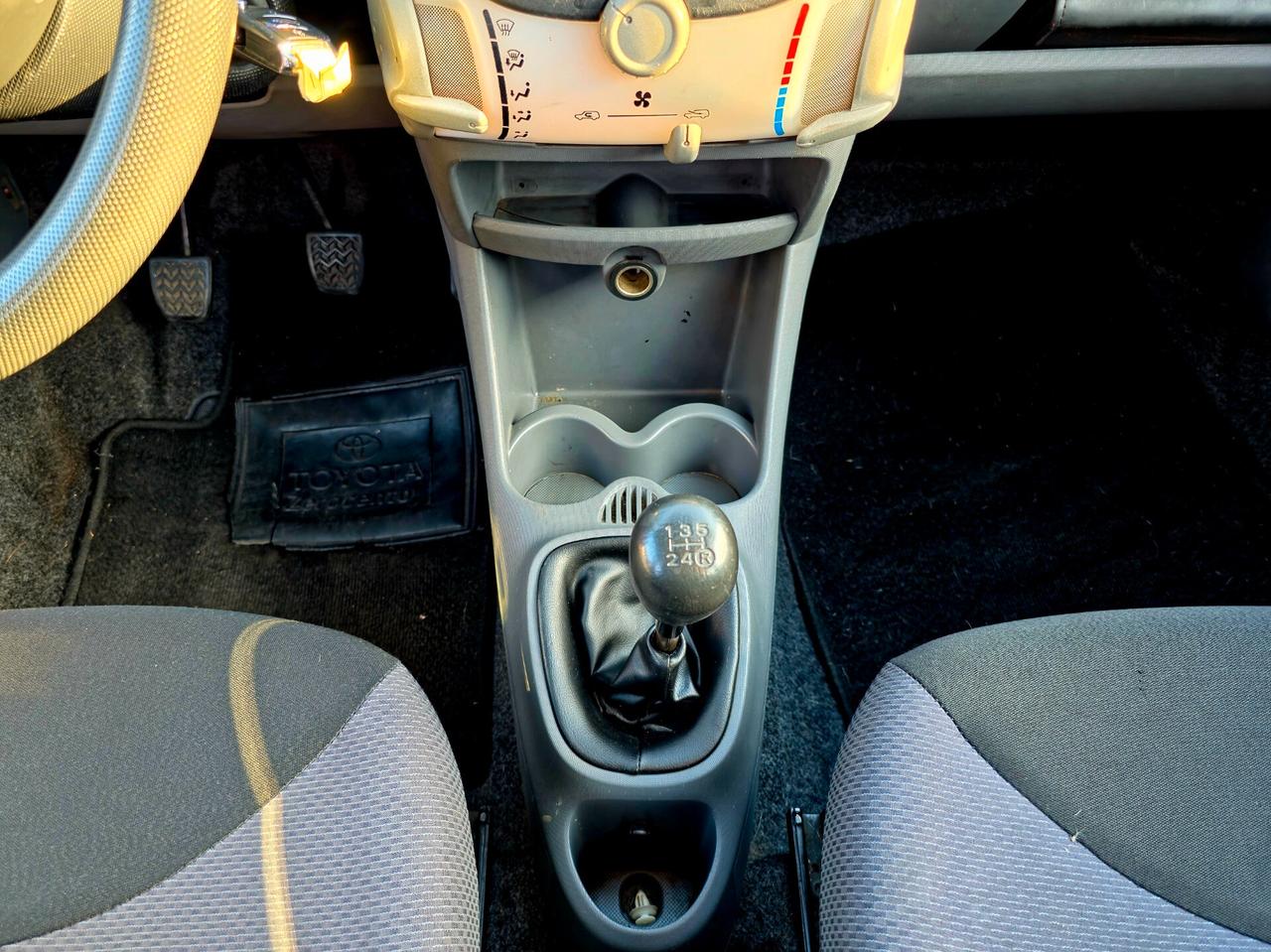 Toyota Aygo 1.0 12V VVT-i 5 porte Sol 2007-E4 Manuale NEO