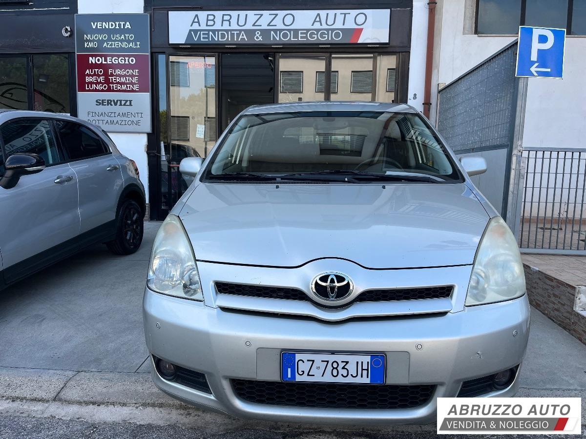 TOYOTA Corolla Verso 2.2 16V D-4D D-Cat