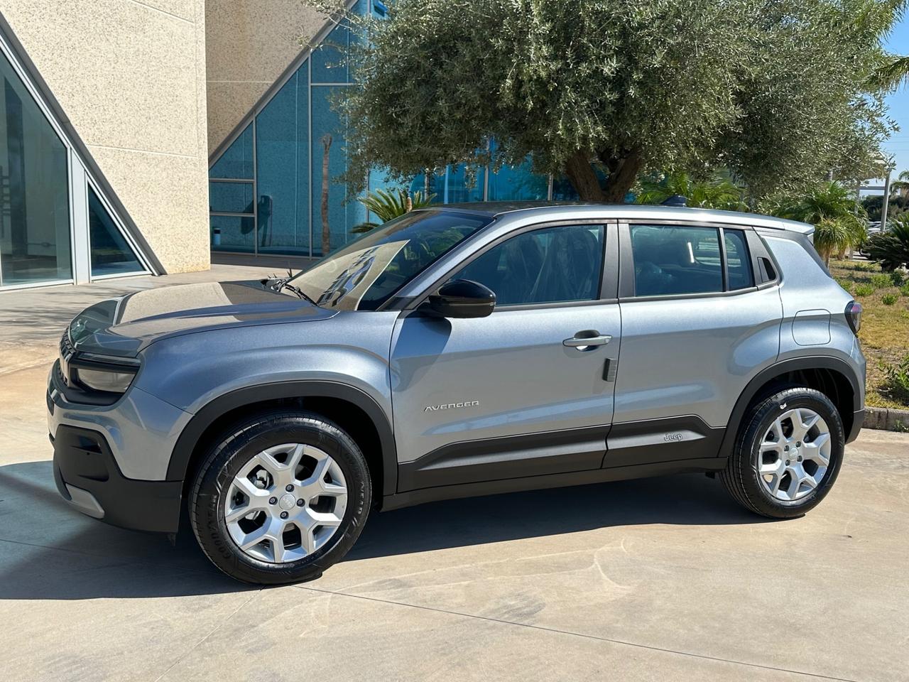 Jeep Avenger 1.2 Altitude possibilità noleggio no scoring