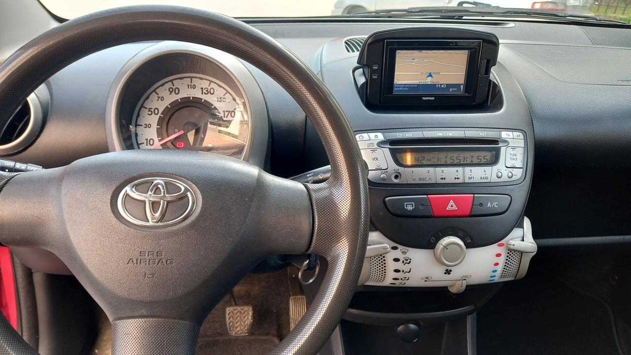 Toyota Aygo 1.0 12V VVT-i 3 porte Lounge Connect