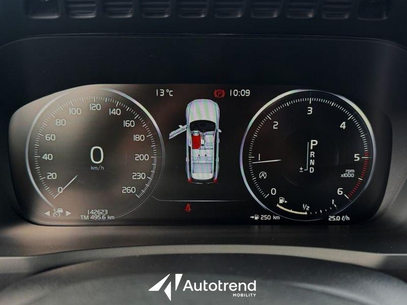 Volvo XC90 D5 235 CV AWD Automatica NAVI LED Momentum