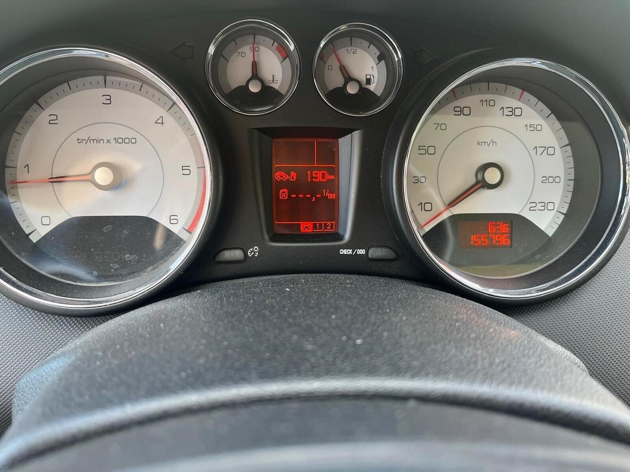 Peugeot 308 1.6 HDi 110CV 5p. Féline (6 Marce)