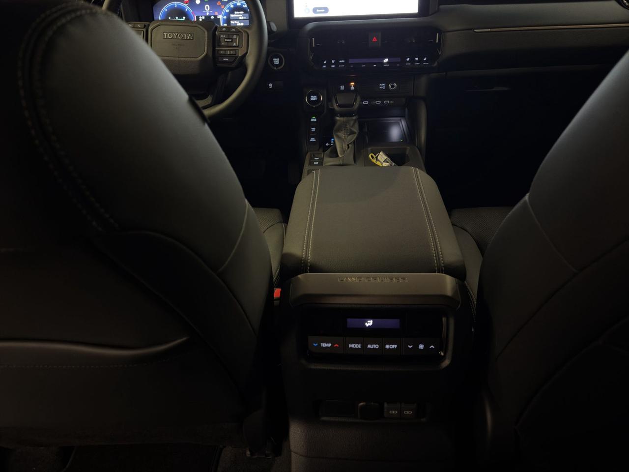 Toyota Land Cruiser 2.8 mhev Adventure awd auto