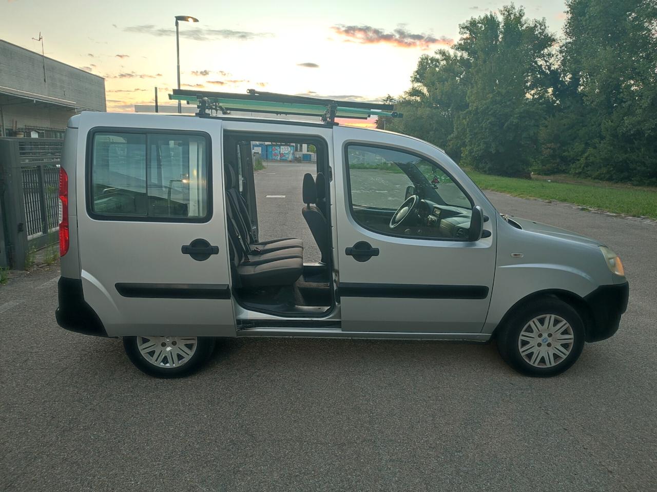 FIAT DOBLO 2007 A METANO DI CASA POCHI KM NUOVO