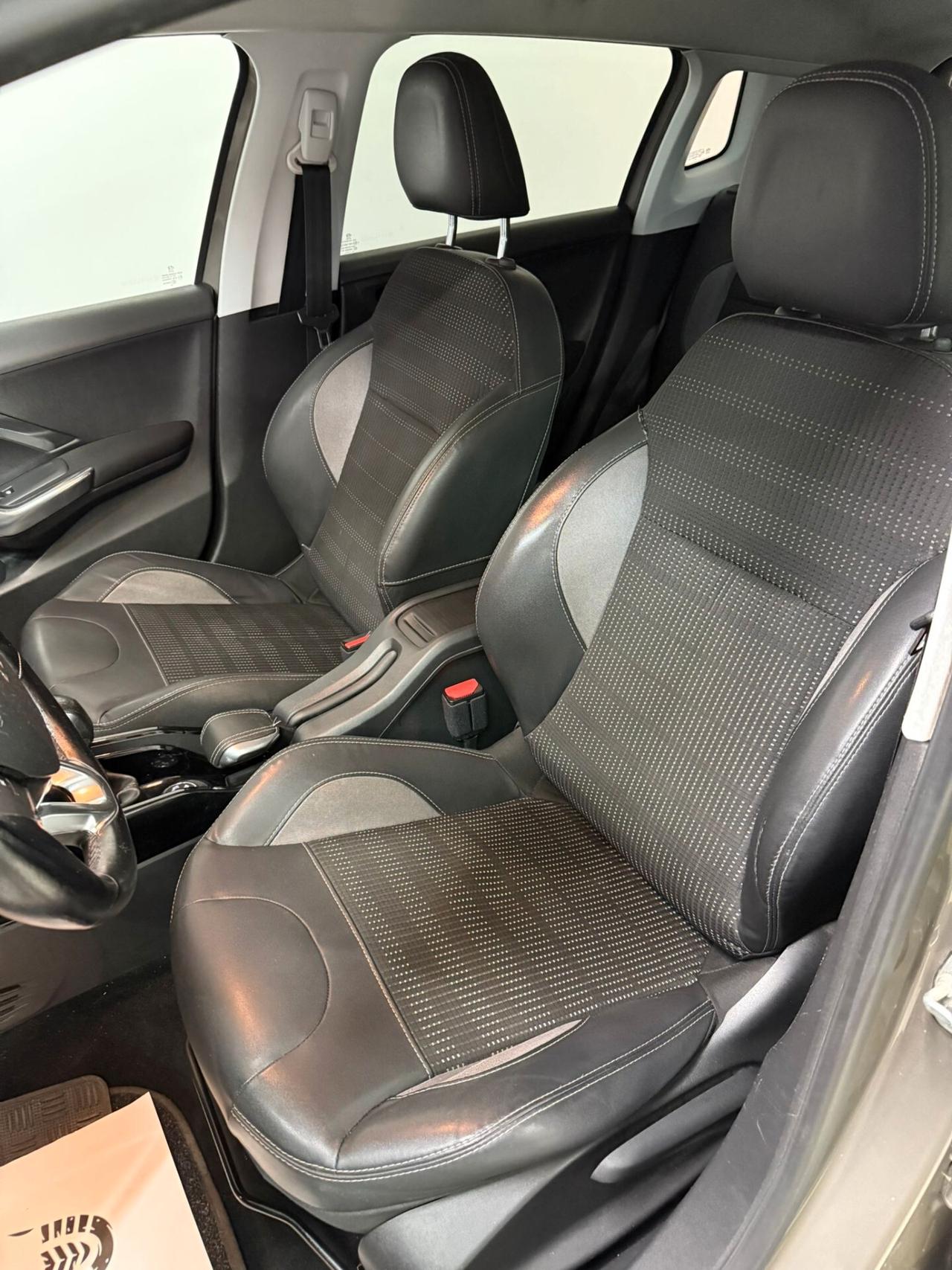 Peugeot 2008 BlueHDi 100 Allure