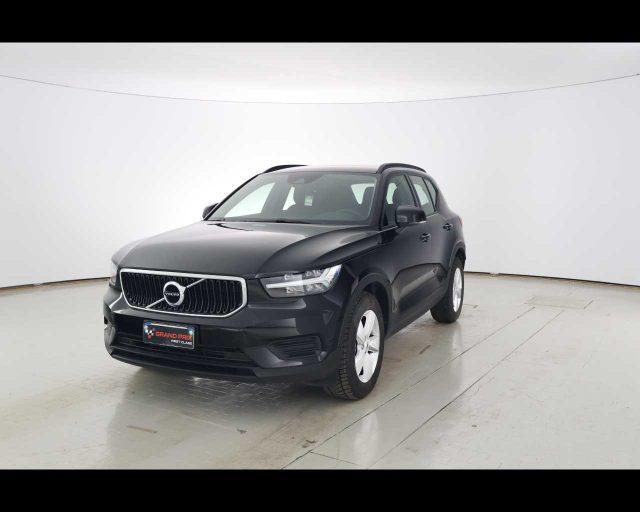 VOLVO XC40 T2 Momentum Core