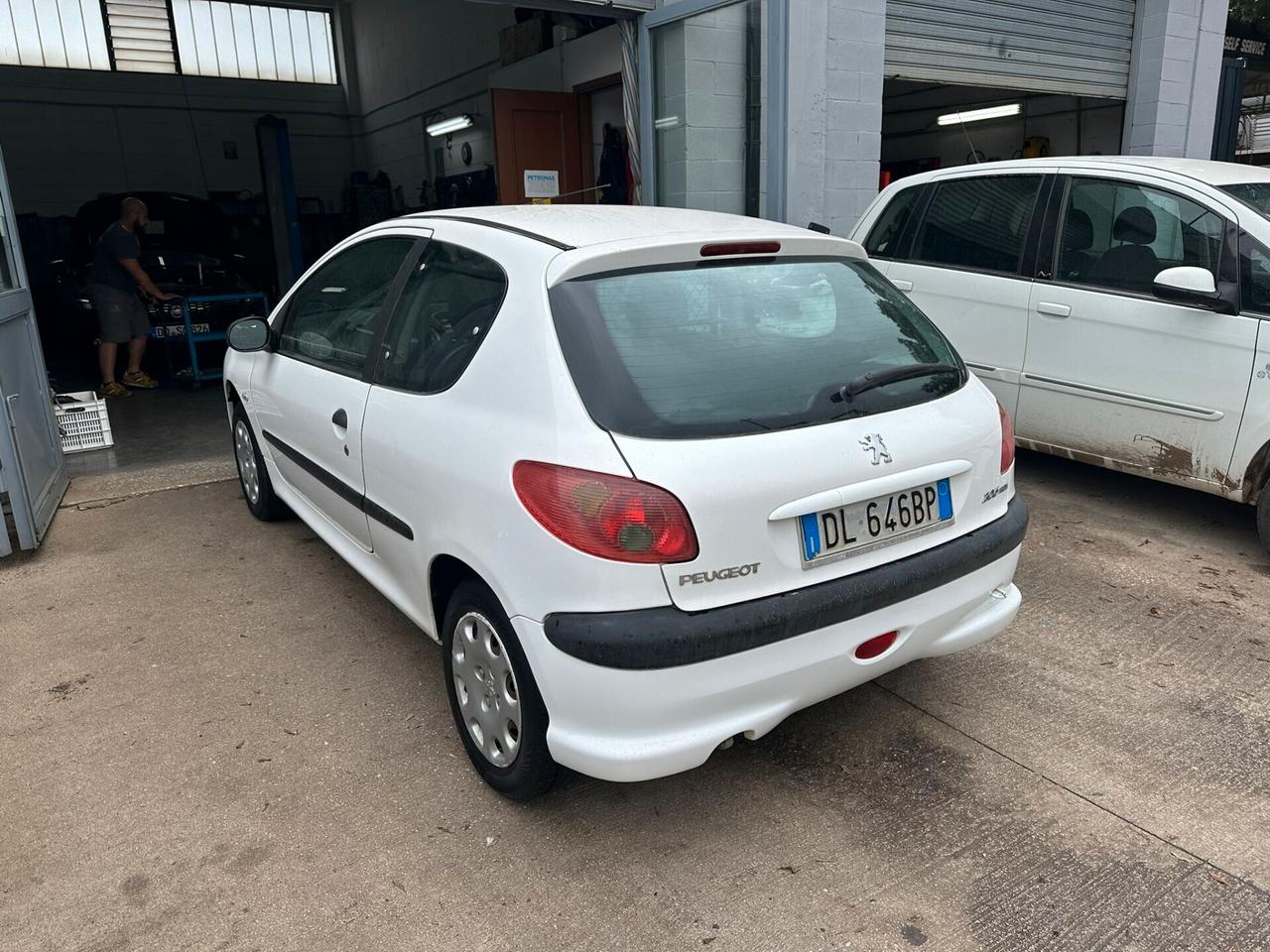 Peugeot 206