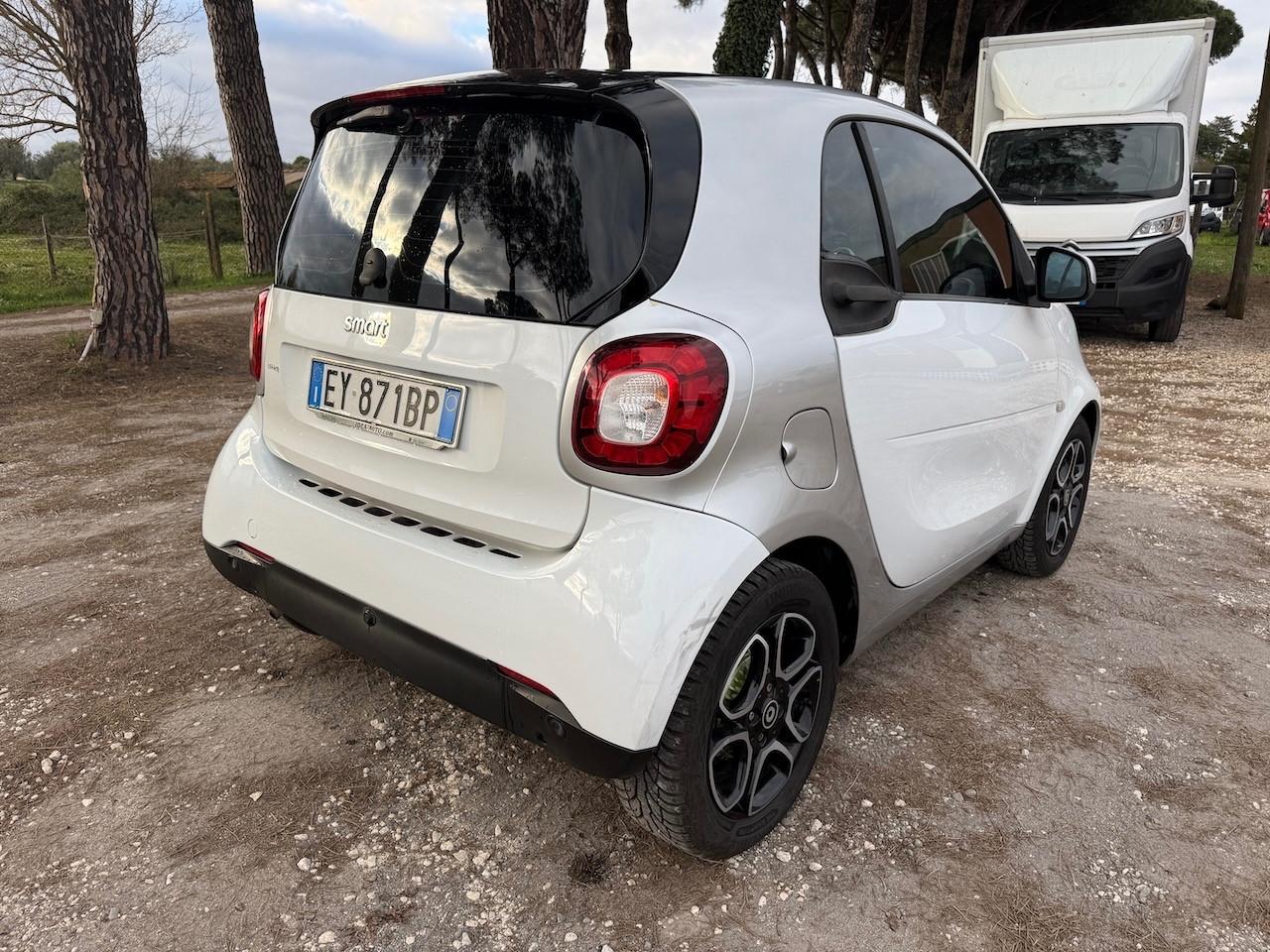 Smart ForTwo 1000 52 kW MHD coupé passion