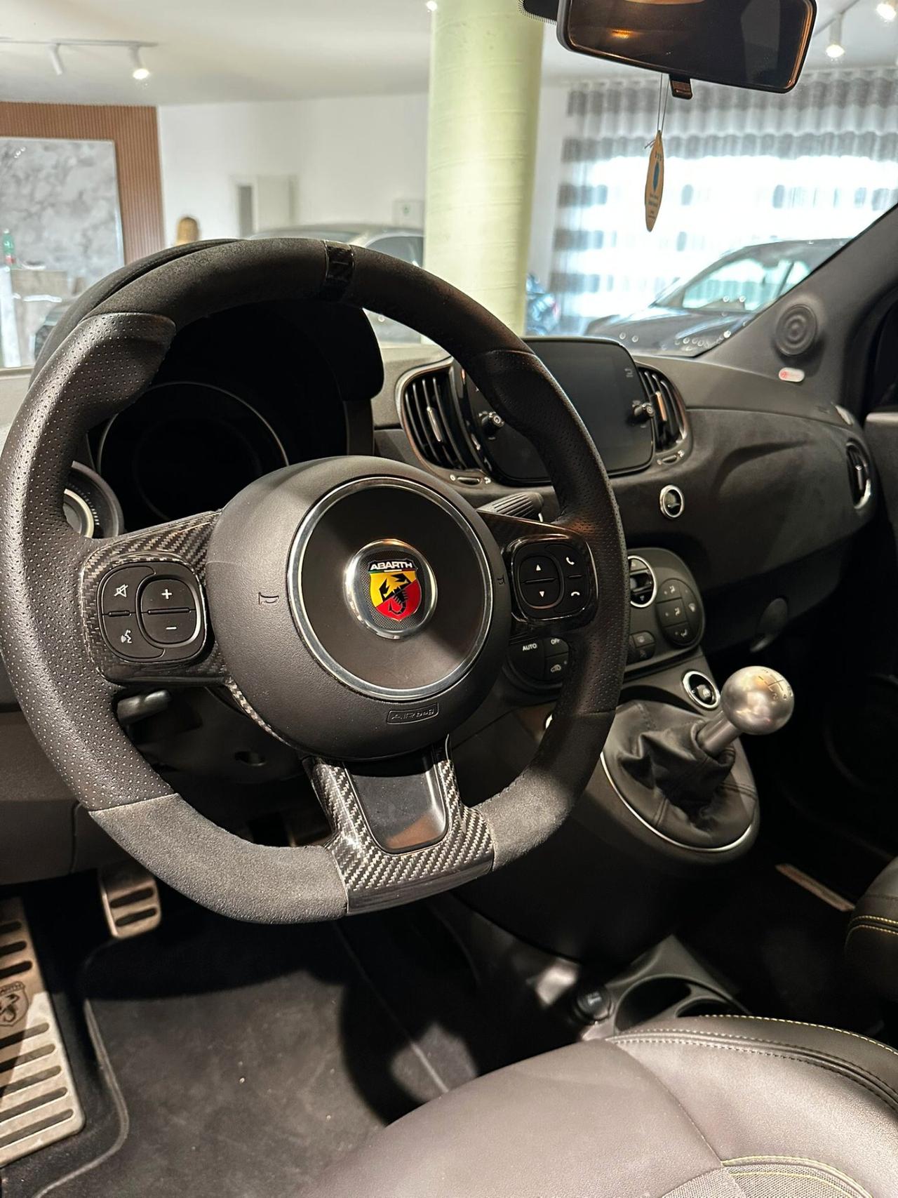 Abarth 695 75 anniversario