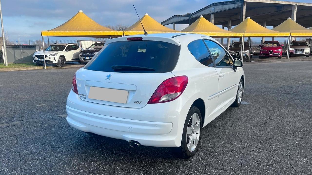 Peugeot 207 1.6 8V HDi 93CV 3p. Allure