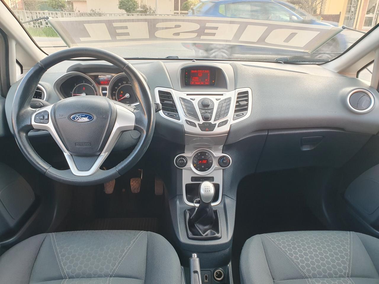 Ford Fiesta 1.4 TDCi 5p. Neopatentati manuale 2010