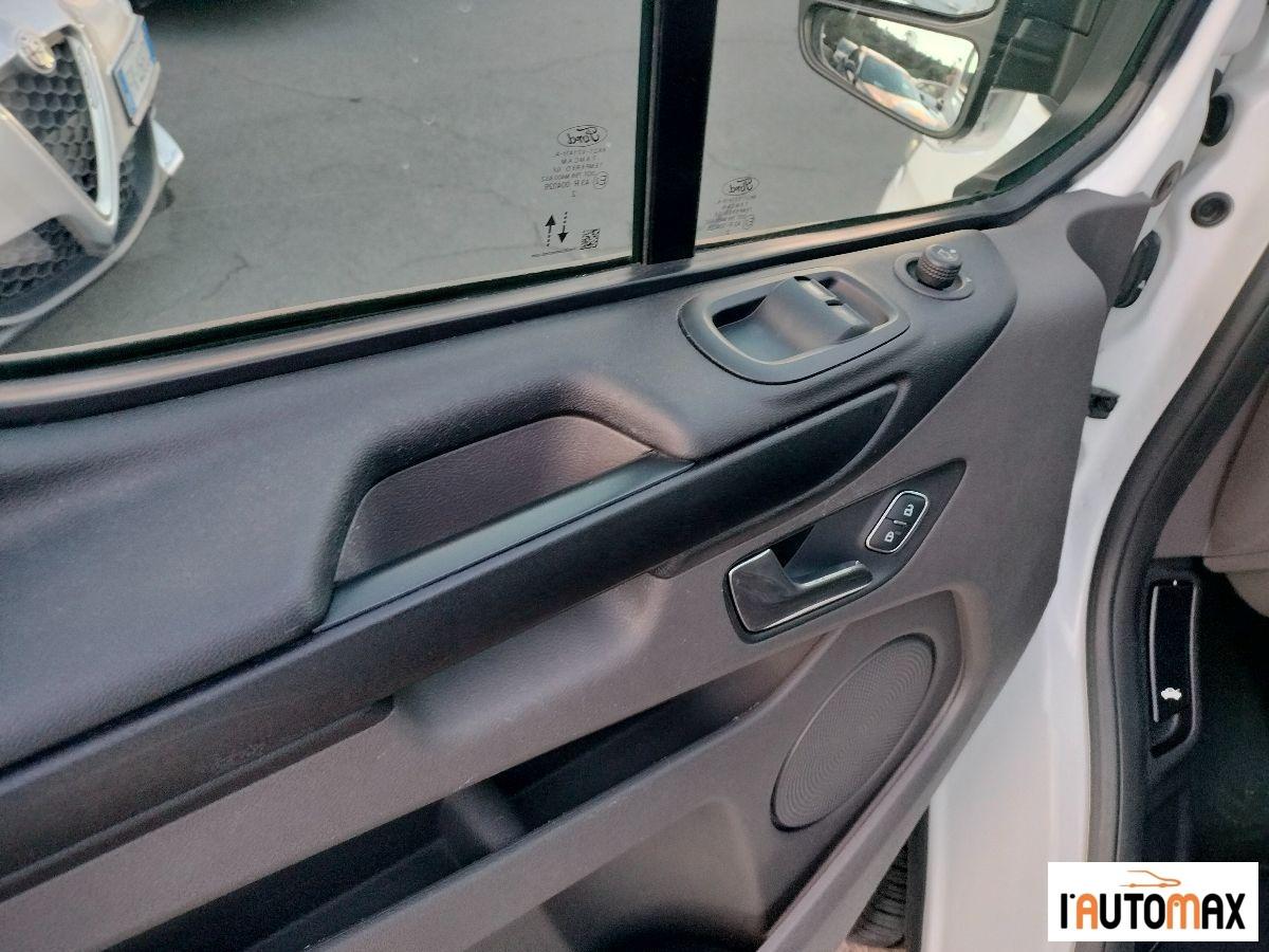 FORD - Transit Custom 9 Posti - Prezzo IVA Inclusa