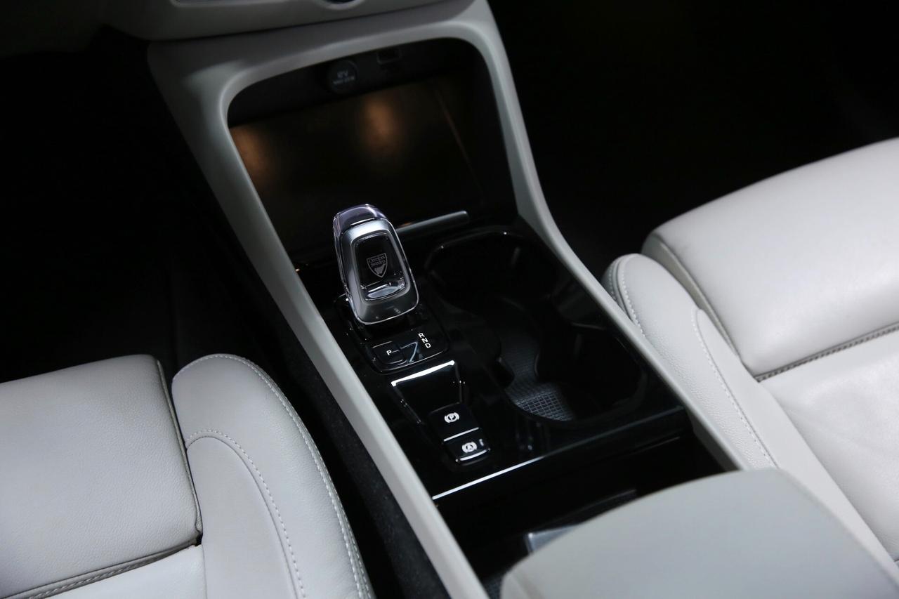 Volvo XC40 T5 Recharge Plug-in Hybrid Inscription auto