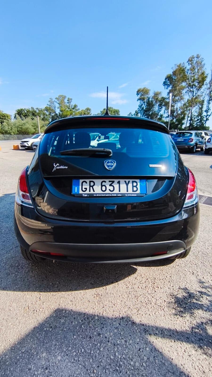 Lancia Ypsilon 1.0 Bz 70 Cv Hybrid Gold