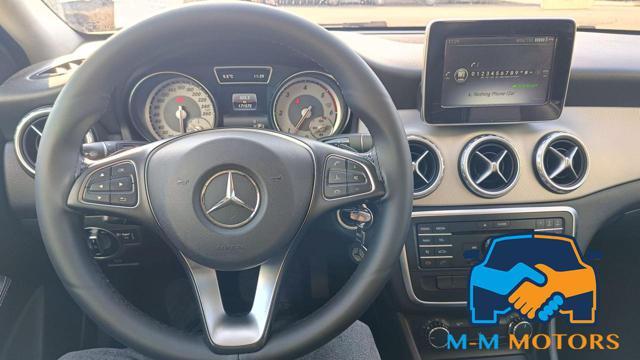 MERCEDES-BENZ GLA 200 d Automatic Business