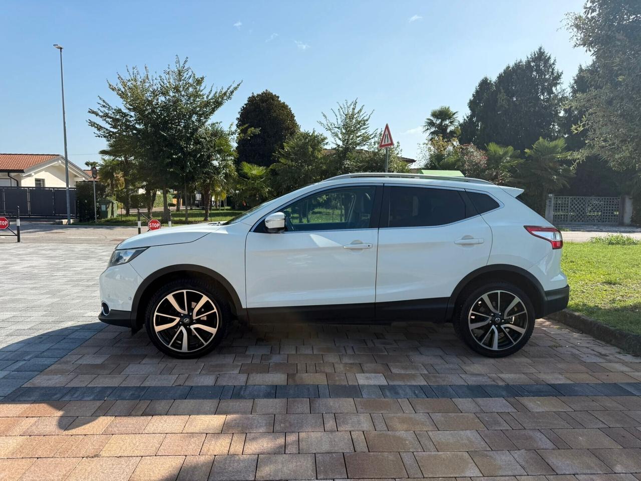 Nissan Qashqai 1.6 dCi 2WD Tekna full optional