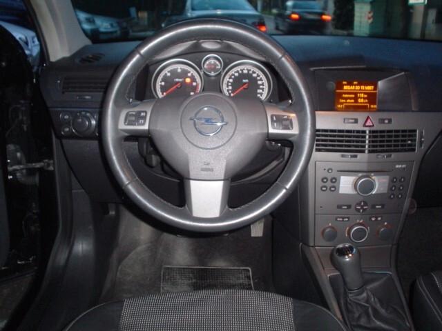 Opel Astra GTC 1.9 16V CDTI 150CV Cosmo