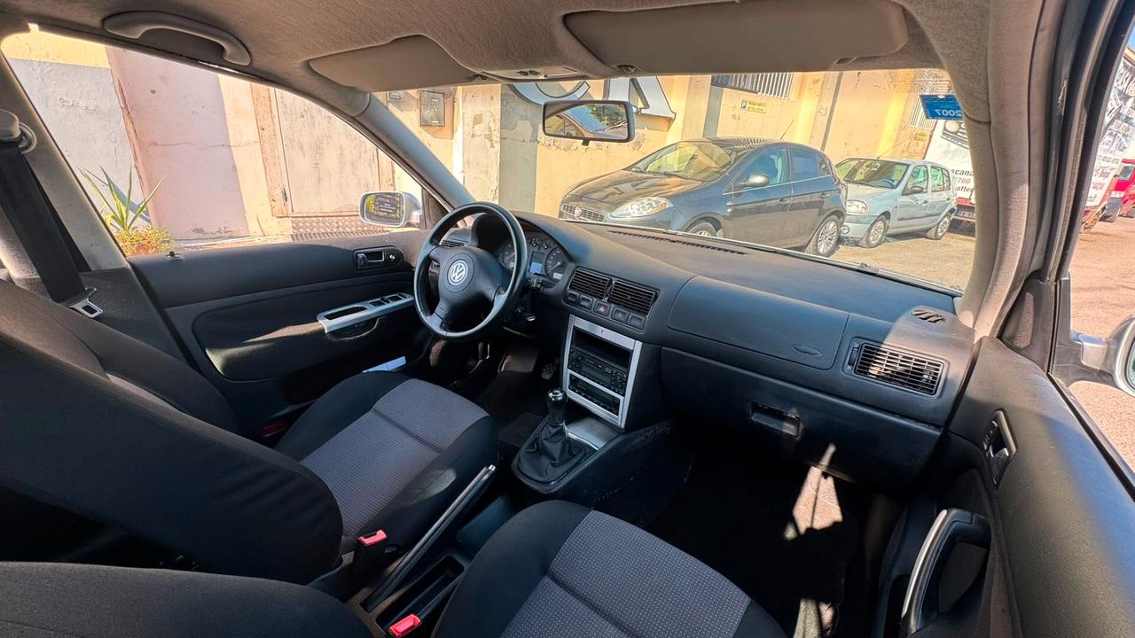 Volkswagen Golf 1.6 16V cat 5p. Highline Plus