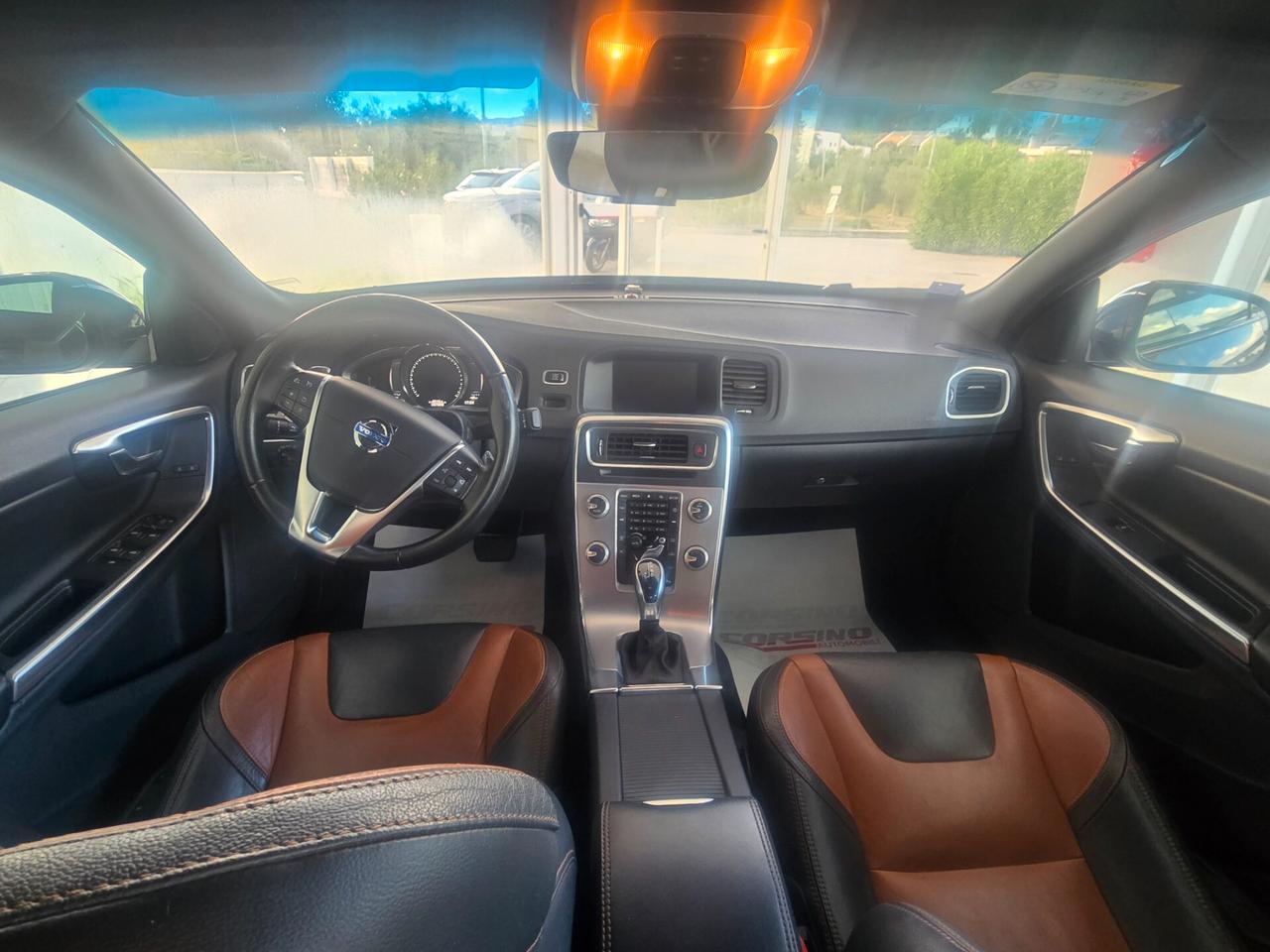 Volvo V60 Cross Country D4 Geartronic Summum