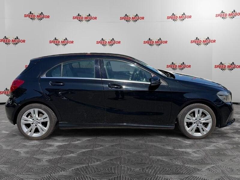 Mercedes-Benz Classe A 200 d Automatic Sport, RETROCAMERA