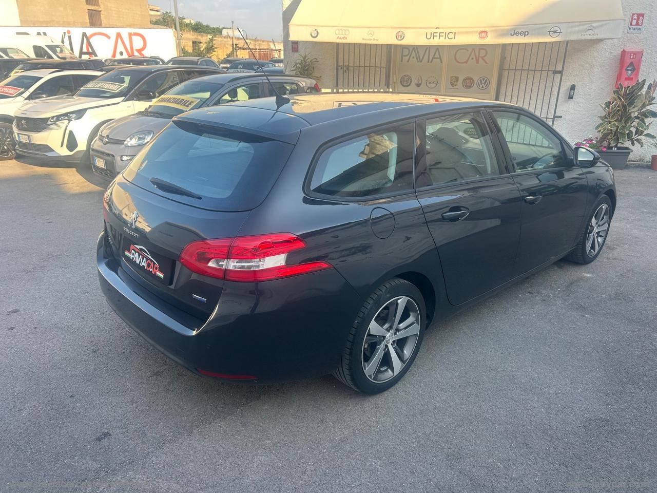 PEUGEOT 308 1.6 HDi 110 CV 5p. Féline