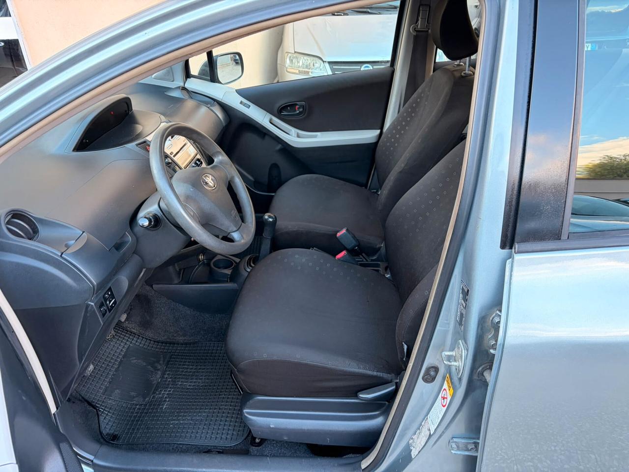 Toyota Yaris 1.0 5 porte