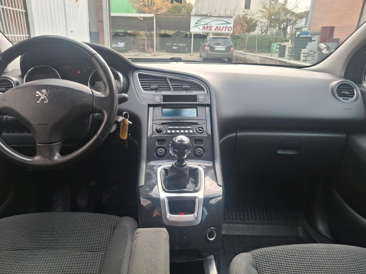Peugeot 5008 1.6 HDi 115CV Allure 7 POSTI