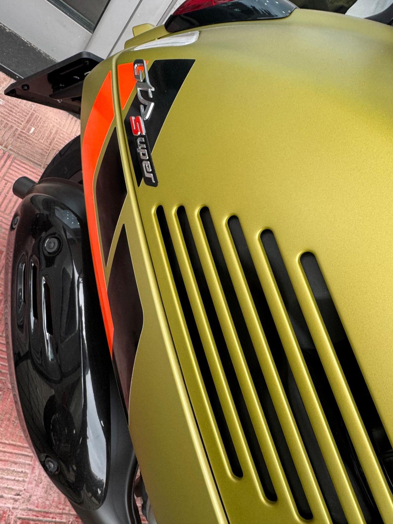 Piaggio Vespa 310 GTS hpe Super Sport