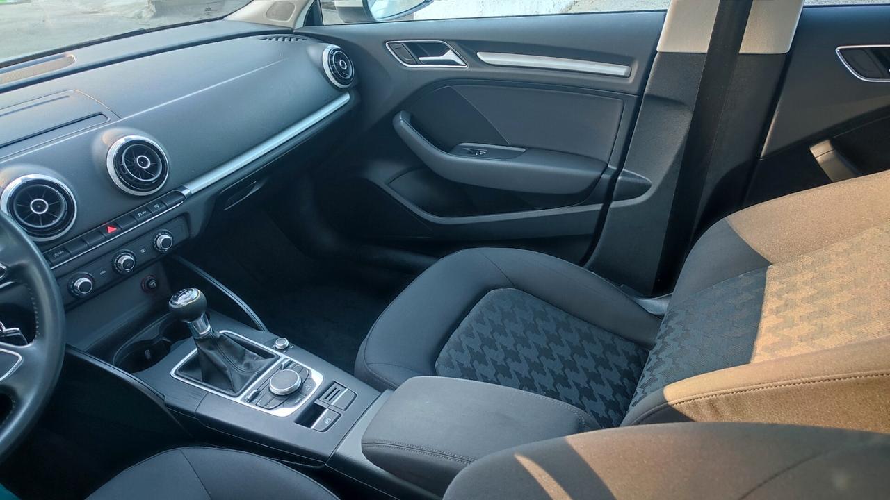 AUDI A3 1.6 TDI -