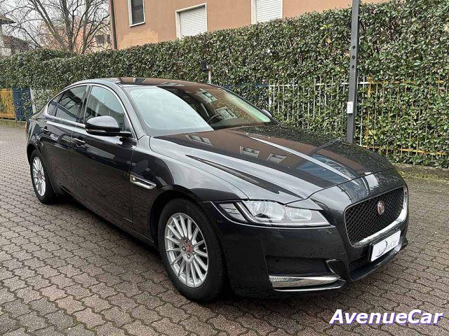 JAGUAR XF 2.0 d Pure BERLINA AUTOMATICA TELECAMERA IVA ESP