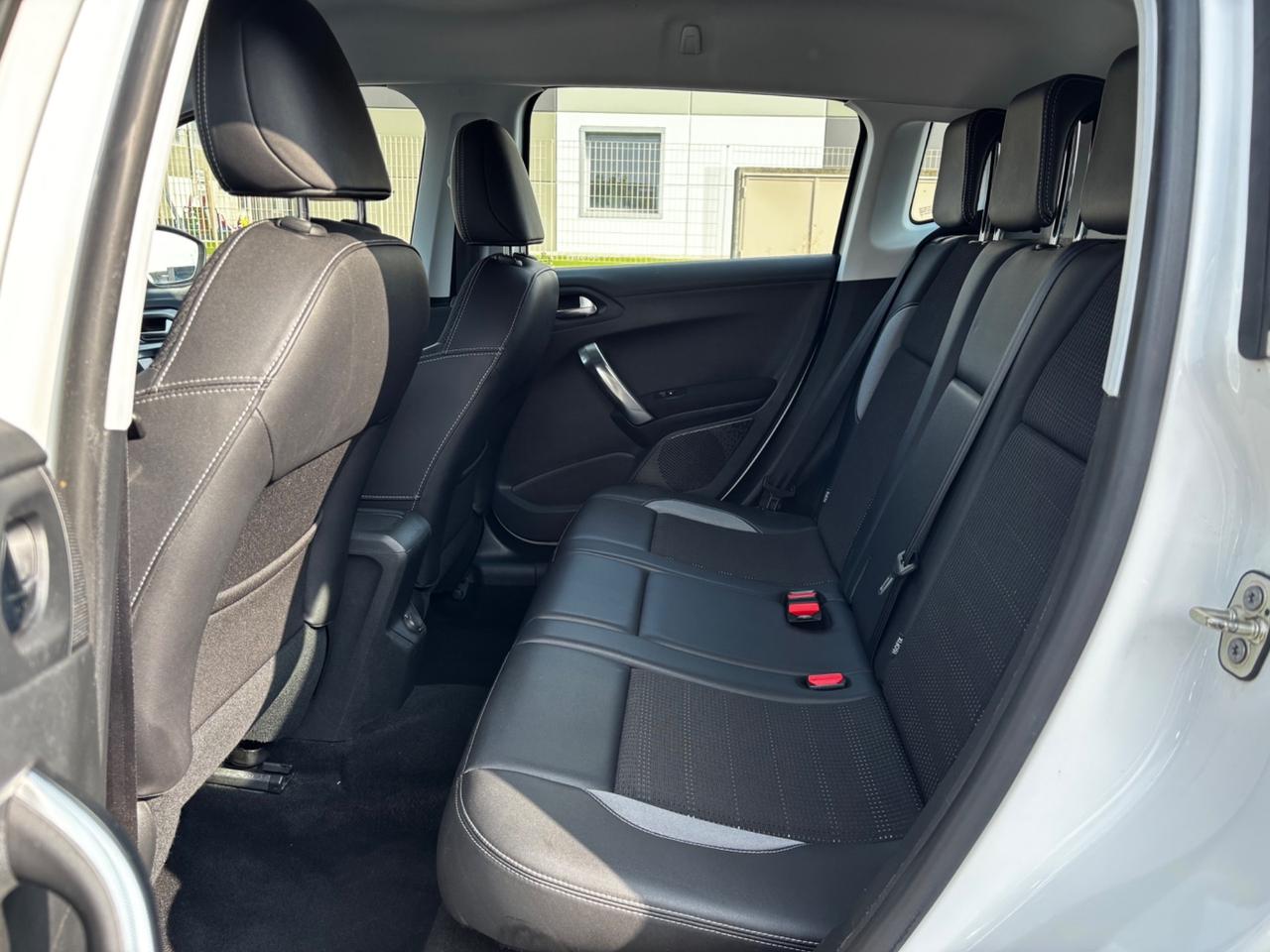 Peugeot 2008 1.6 e-HDi 92 CV, SOLO 70 MILA KM