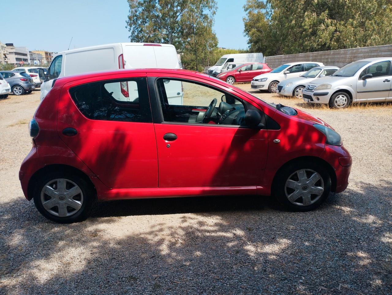 Toyota Aygo 1.0 12V VVT-i 5 porte Sol Connect Red Edition