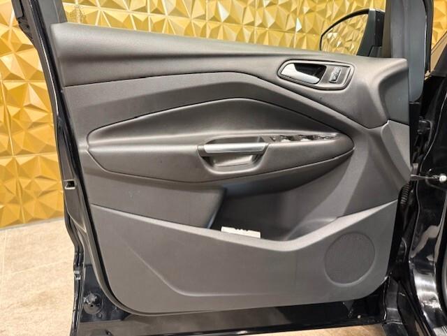 Ford Kuga 2.0 TDCI 150 CV S&S 4WD Powershift Titanium