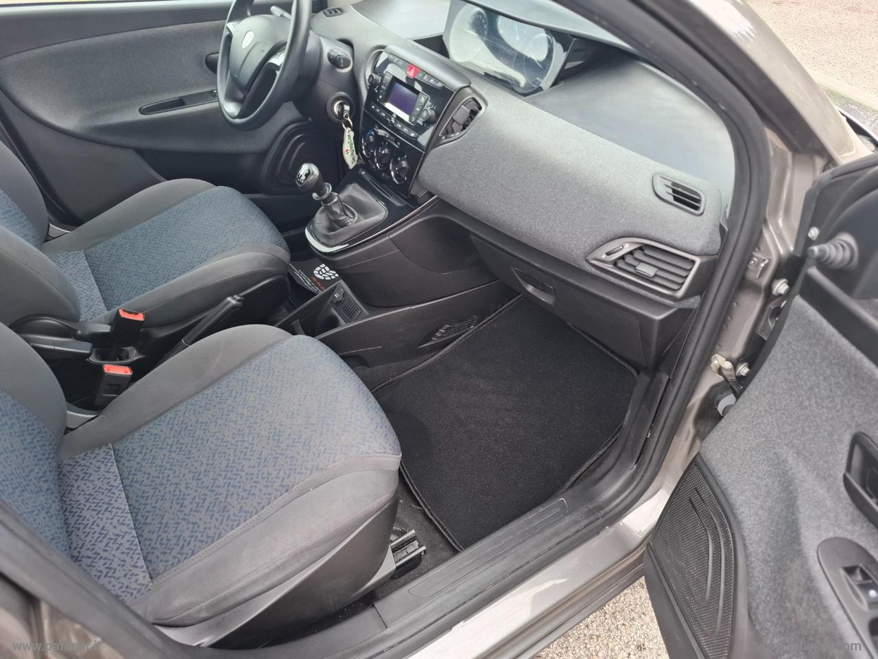 LANCIA Ypsilon 1.0 FireFly 5p.S&S Hybrid Silver