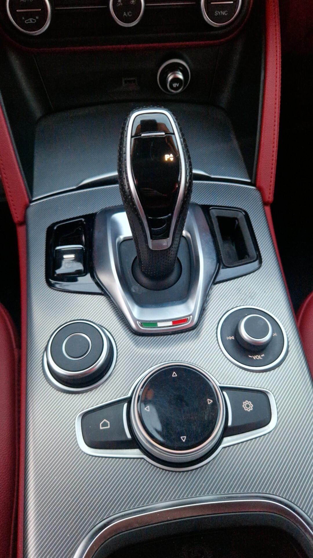 Alfa Romeo Stelvio 2.2 Turbodiesel 190 CV AT8 Sprint Black edition