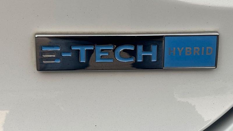 Renault Clio INTENS Hybrid E-TECH 140