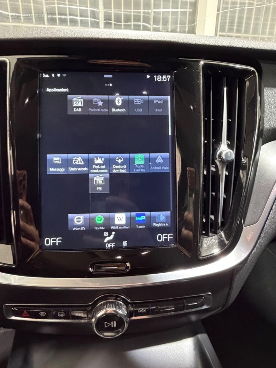 VOLVO - V60 - D3 Geartronic R-design