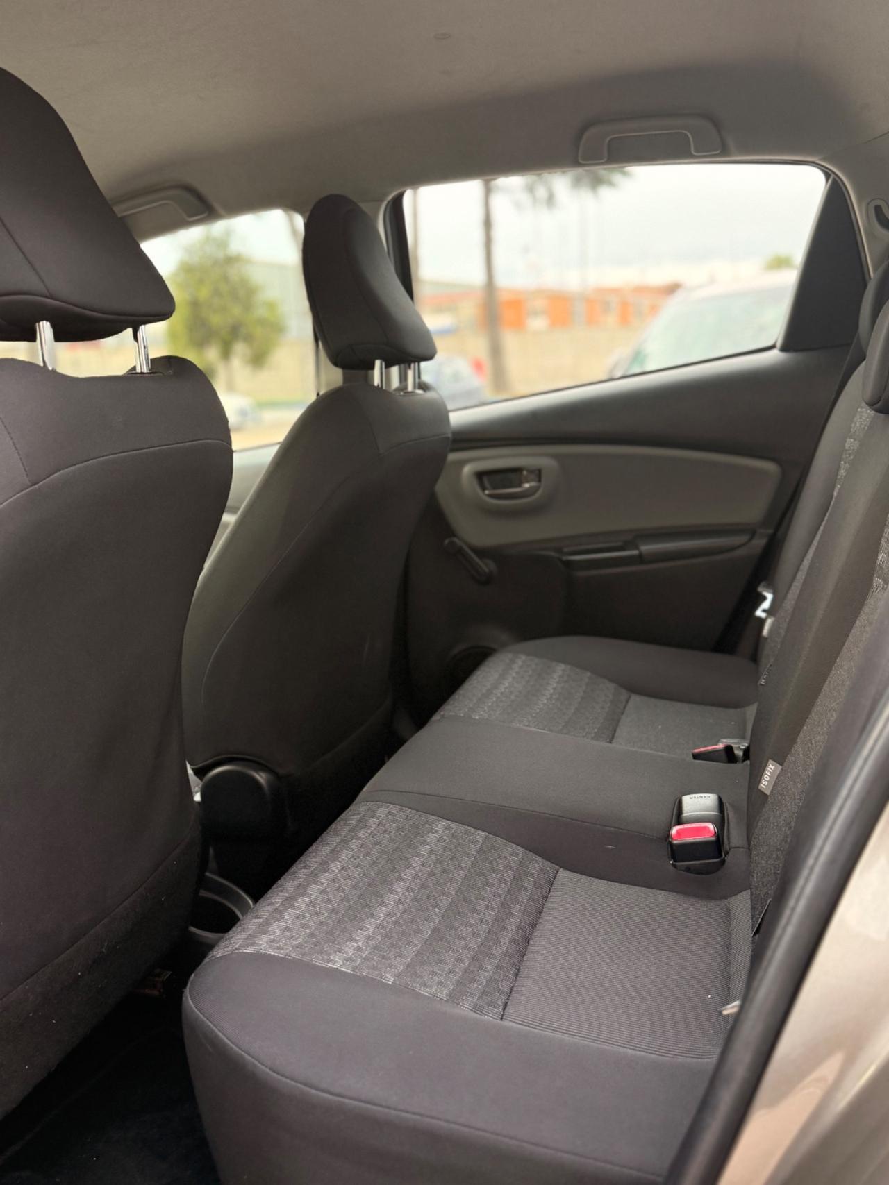 Toyota Yaris 1.0 5 porte Lounge 2017