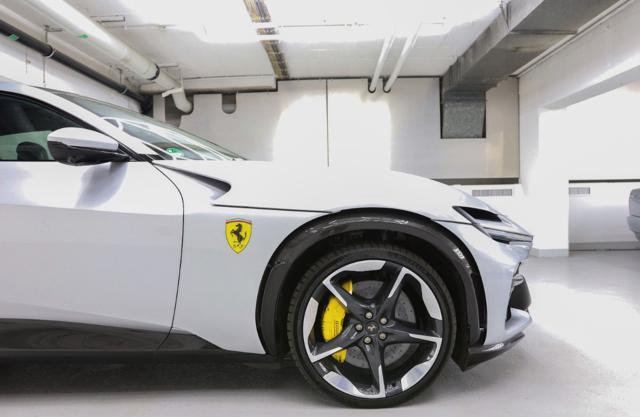 FERRARI Purosangue Purosangue