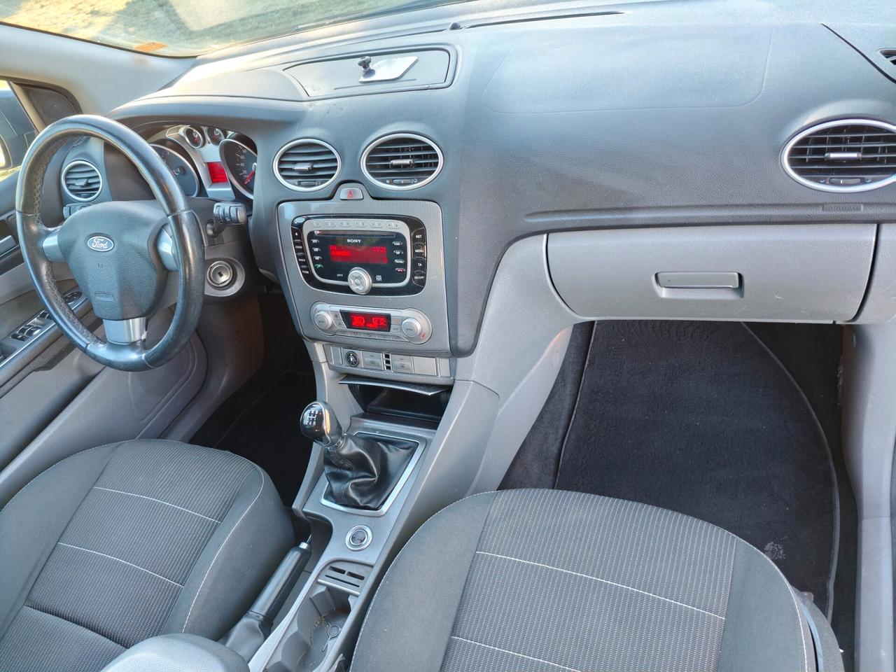 Ford Focus 1.6 GPL Titanium