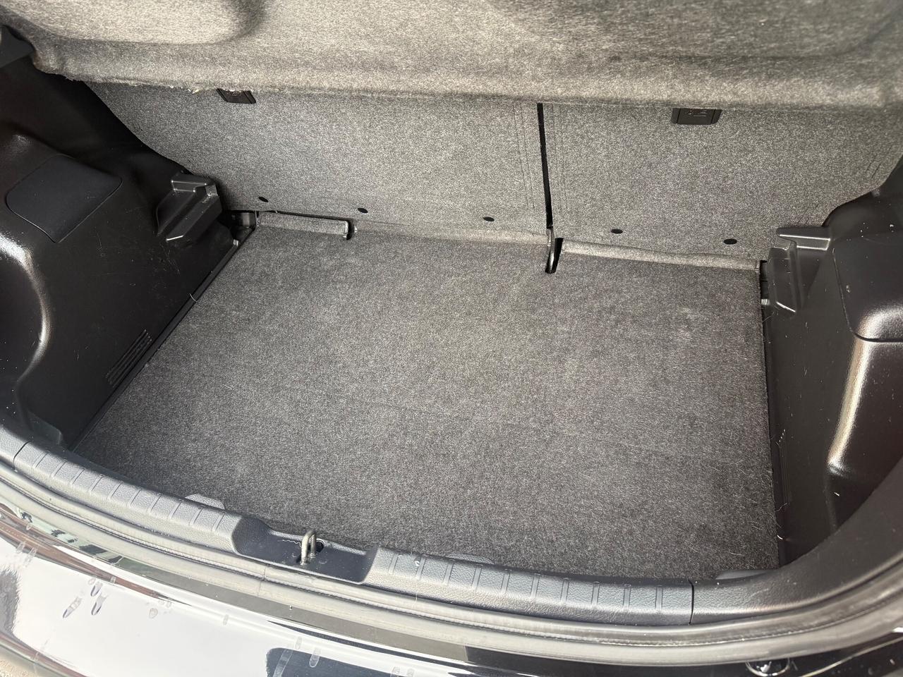 Toyota Yaris 1.0benzina 5porte LOUNGE - 2017