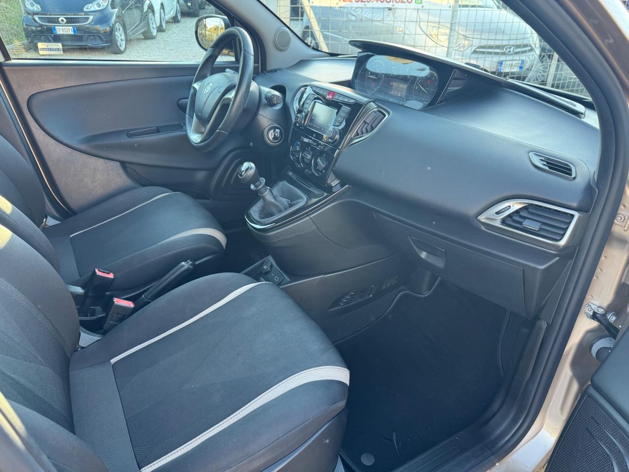 Lancia Ypsilon 1.2 69 CV 5 porte GPL Ecochic Gold NEOPATENTATI